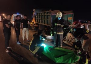فوت ۲ سرنشین خودرو سواری در تصادف با کامیون در شیراز