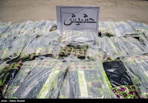 دستگيري قاچاقچيان و كشف 95 كيلو حشيش زير پل