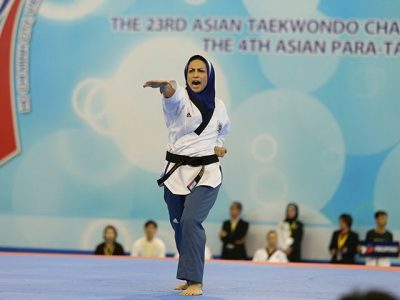 مدال برنز پومسه آنلاین جهان بر گردن بانوی شیرازی بانوی