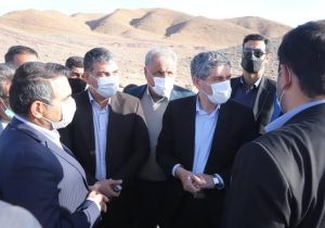 صنایع تبدیلی و کشت گلخانه ای در شهرستان بوانات مورد حمایت جدی قرار میگیرد