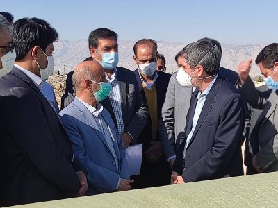 استاندار فارس از طرح‌های صنعتی و عمرانی لامرد بازديد کرد