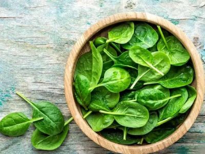 آیا مصرف اسفناج برای افراد دچار فقر آهن مفید است؟