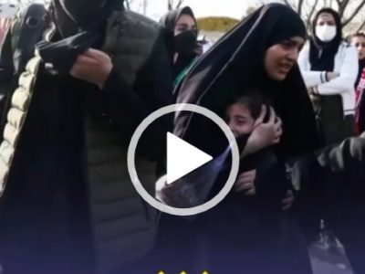 ببینید | ویدیوی کامل از پاشیدن اسپری فلفل روی صورت زنان در پشت در ورزشگاه