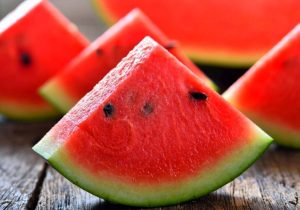 ببینید | شیوه‌ای جالب و کاربردی برای برش هندوانه