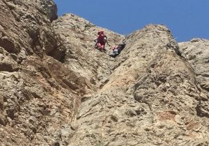 نجات جان دو کوهنورد گرفتار در ارتفاعات سپیدار خفر