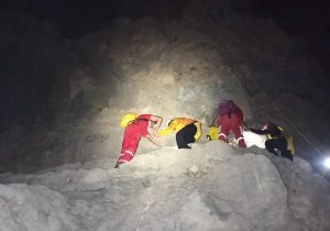 نجات جان ۲۸ کوهنورد گیر افتاده در تنگ رغز داراب