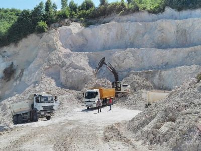صدور مجوز فعالیت معدن در حمایت از خانواده زندانیان