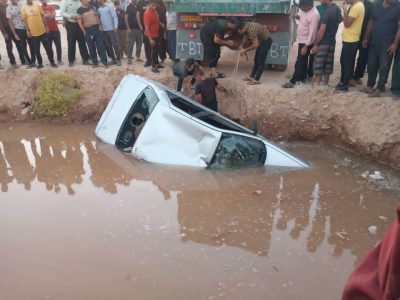 سقوط خودرو در گودال آب جان خانواده سه نفر را گرفت