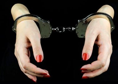 فروش بیش از هزار زن و دختر ایرانی در اربیل عراق / اطلاعات سپاه : سرکرده بزرگترین باند قاچاق زنان بازداشت شد + نام و عکس