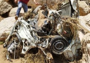 تصویری عجیب از تخریب شدن خودرو در سیلاب