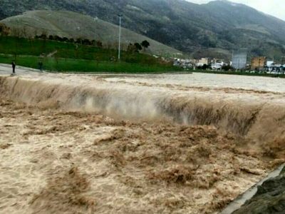 سیل وحشتناک در خیابان‌ها و میادین مشهد