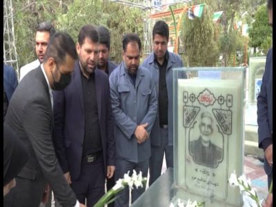 آغاز هفته خبرنگار با ادای احترام به مقام شهدا