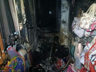 حریق گسترده در انبار کیف اطفا شد