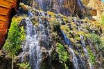 جاری شدن آبشار در ارژن در پی بارش باران