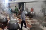 در بانش فارس یک تن آش نذری توزیع شد