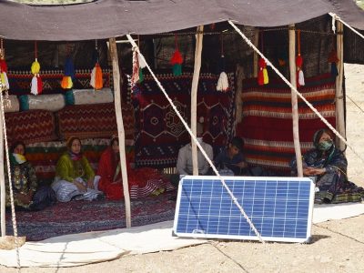 تحویل۲۵۵۰ سامانه برق خورشیدی به عشایر فارس