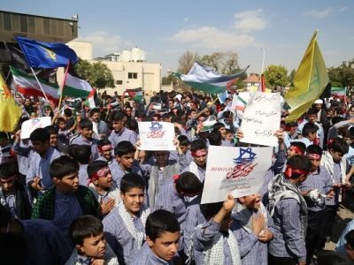 تجمع دانش آموزان شیرازی در حمایت از کودکان غزه