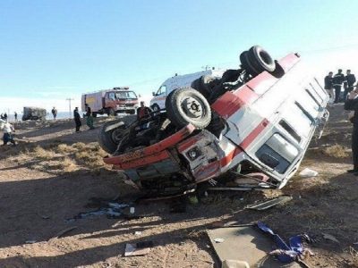 واژگونی مینی بوس با ۱۷مصدوم و یک فوتی