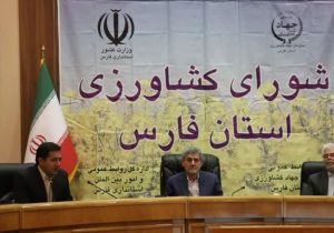 مشاهده آفت برگ خوار پاییزه در فارس