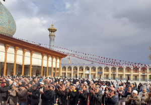 نماز طلب باران در شاهچراغ (ع) اقامه شد