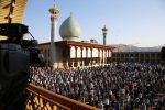 اقامه نماز عید فطر در سومین حرم اهل بیت (ع) در ایران
