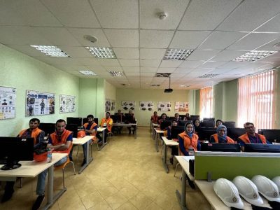 اعطای گواهی شرکت در دوره دانشگاه معدن سنت پترزبورگ به دانشجویان دانشگاه شیراز