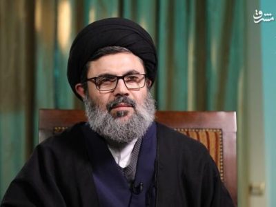 تصاویری دیده‌ نشده از شهید صفی‌الدین در کنار رهبر انقلاب