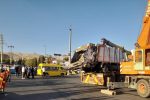 ۱۱ مصدوم در برخورد کامیون حمل زباله در شهر صدرای شیراز