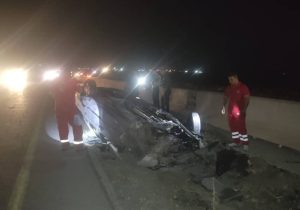واژگونی خودروی سواری در جاده فیروزآباد به کوار
