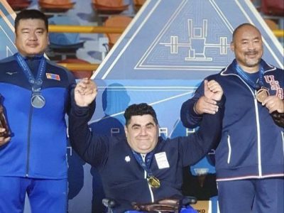 علیاکبر غریبشاهی با شکستن رکورد جهان قهرمان شد