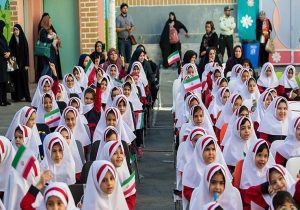 نواختن شدن زنگ جشن غنچه ها در فارس