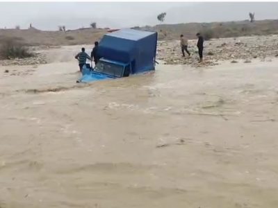 نجات وانت نیسان گرفتار سیلاب در قیروکارزین