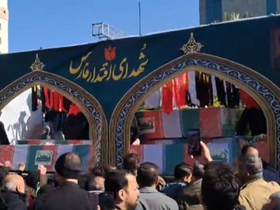وداع حماسی با پیکر ۱۲ شهید والامقام وطن در فارس